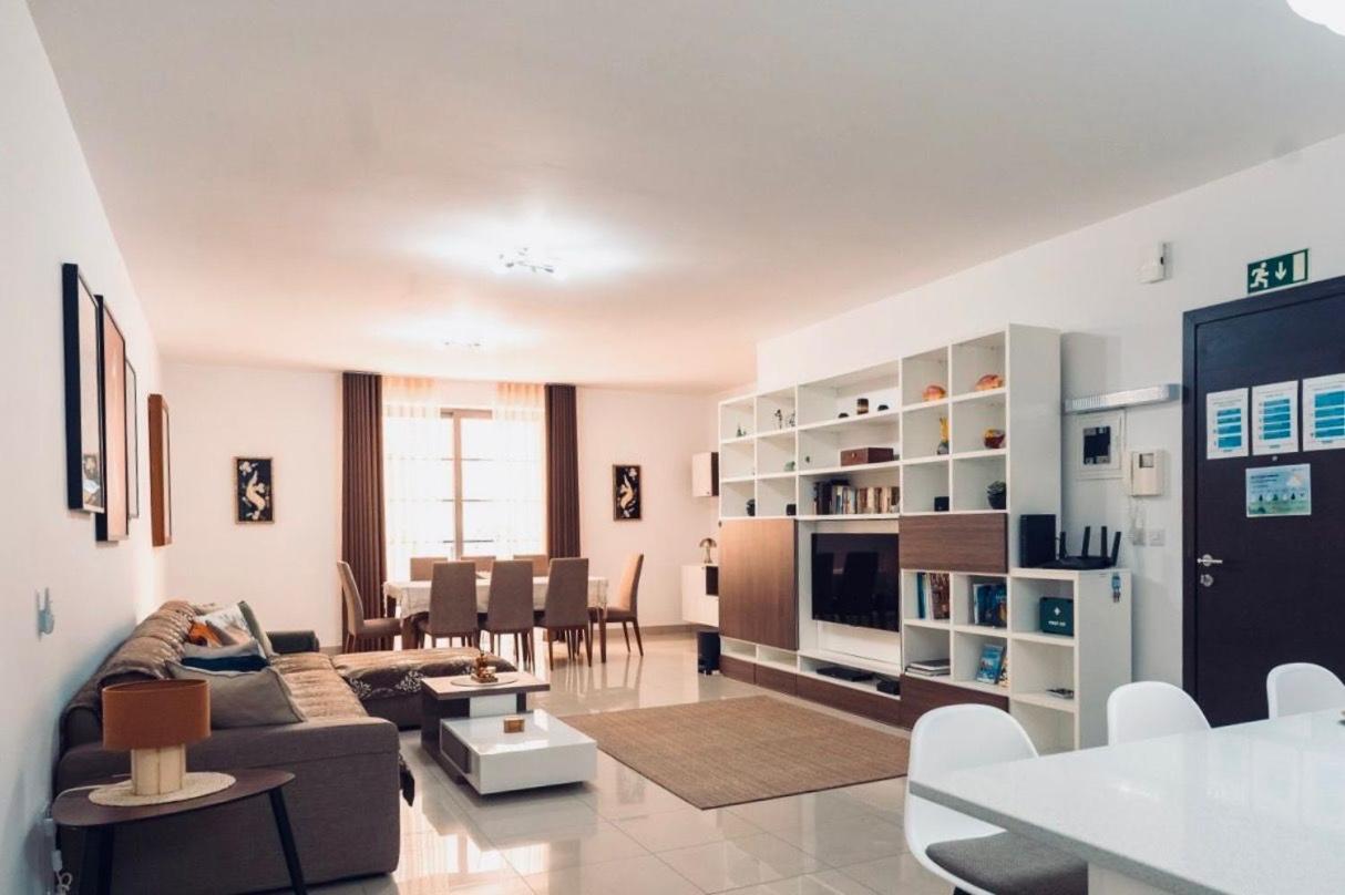 Belmonte Heights - Luxury 3 Bedroom Apartment سليمة المظهر الخارجي الصورة